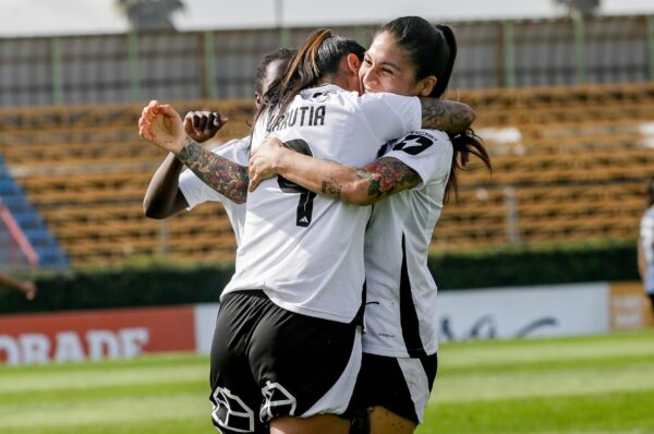 Colo-Colo llega a 20 triunfos consecutivos tras golear a Huachipato