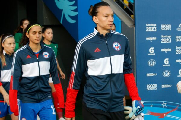 Christiane Endler abre las puertas a La Roja: “Me junté con Luis Mena”