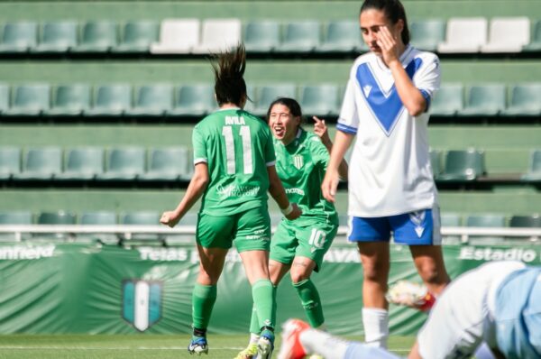 Macarena Ávila marca su primer gol en Banfield frente a Vélez Sarsfield