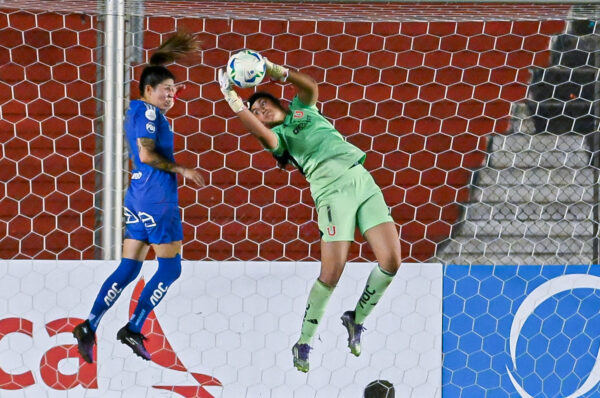 Oriana Cristancho tras su debut en Copa Libertadores con la U: “Soy una afortunada”