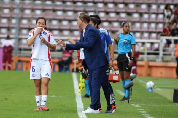 Luis Mena previo a Chile vs Bolivia: “Lo haremos lo mejor posible”