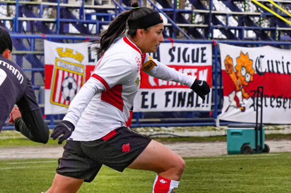 Vanessa Riquelme se despide de Curicó Unido y anuncia su retiro