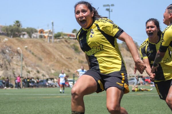 Adriana Moreno sella su renovación con Coquimbo Unido para 2026