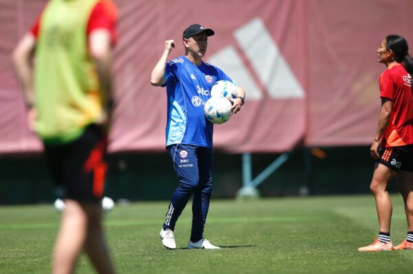 Luis Mena proyecta a La Roja ante Paraguay: “Hay que ser inteligentes”