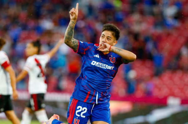 U de Chile vence a River Plate ante más de 16 mil personas