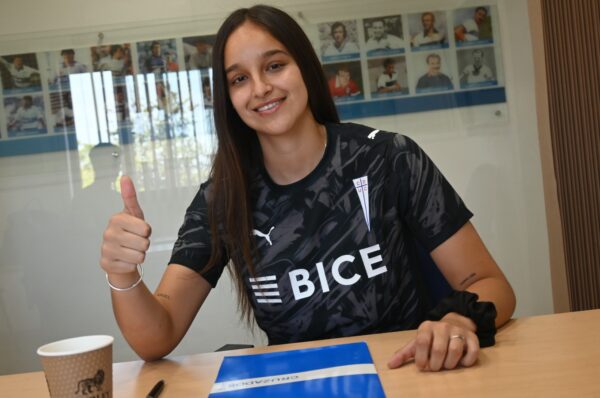 Catalina Mellado se incorpora a Universidad Católica rumbo a 2026