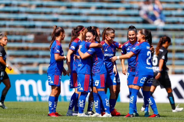 Universidad de Chile vence con holgura a Deportes Iquique