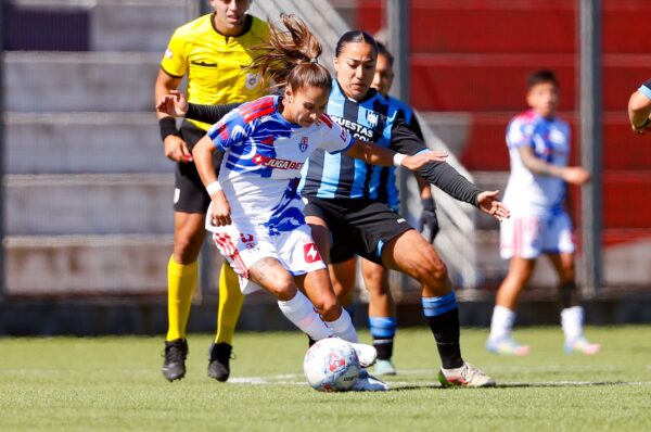 Universidad de Chile vence con lo justo a Huachipato