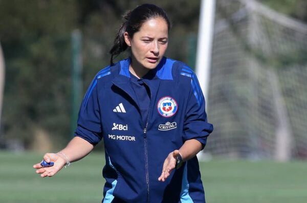 FIFA exige más mujeres en los cuerpos técnicos de fútbol femenino
