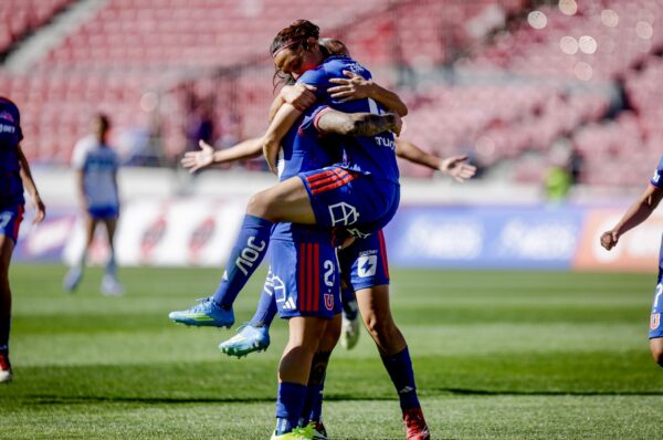 Universidad de Chile se queda con el Clásico Universitario ante la UC
