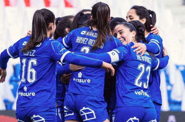 Universidad Católica vence con comodidad a Magallanes