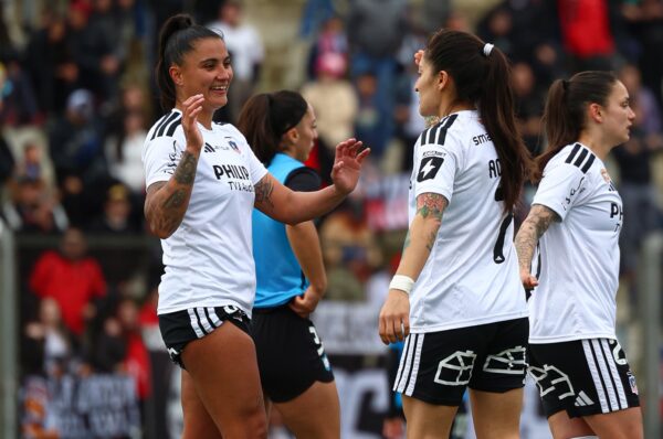 Colo-Colo golea sin piedad a Huachipato en Talcahuano