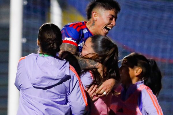 Universidad de Chile reacciona a tiempo y vence a Palestino