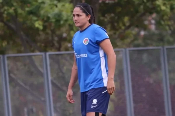 Bárbara Santibáñez anuncia su retiro del fútbol por lesiones