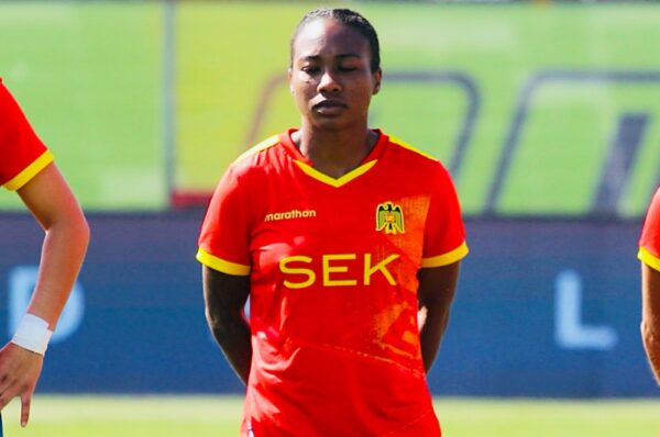 Tatiana Dabney abandona Unión Española y regresa a El Salvador