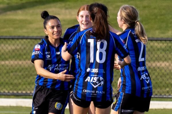 María José Rojas firma un nuevo doblete con Salisbury Inter