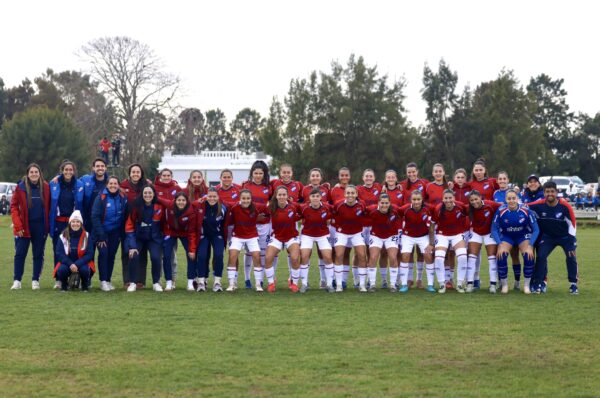 Paula Navarro comanda al Club Nacional al título en Uruguay