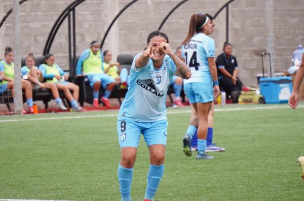 Deportes Iquique apabulla a Universidad de Concepción al ritmo de Katerine Cubillos