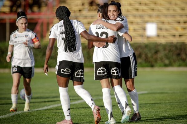 Colo-Colo arrasa con un fusilado Deportes Recoleta