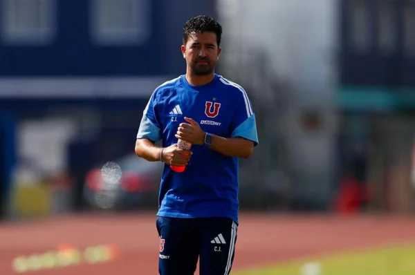 Cristóbal Jiménez deja de ser DT de Universidad de Chile
