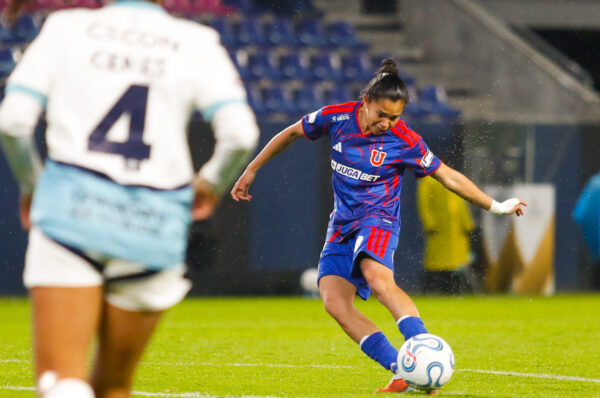 Universidad de Chile cae ante Libertad y se complica en Copa Libertadores