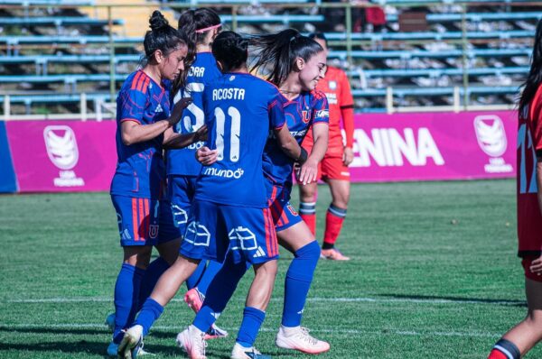 Universidad de Chile golea nuevamente a Huachipato y espera rival en semifinales